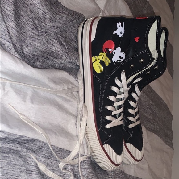 Converse shoes - Picture 2 of 2